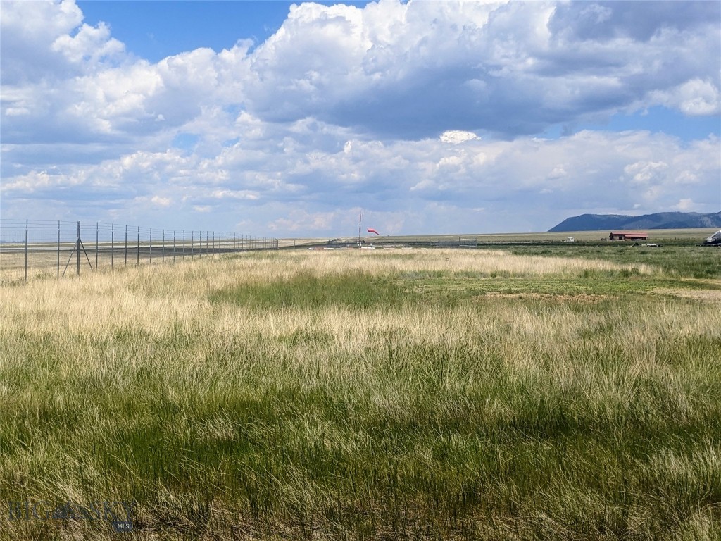 42 E Hawker Property Photo 3