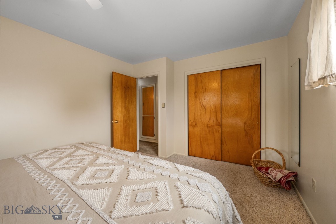 825 E Parkview Court Property Photo 18