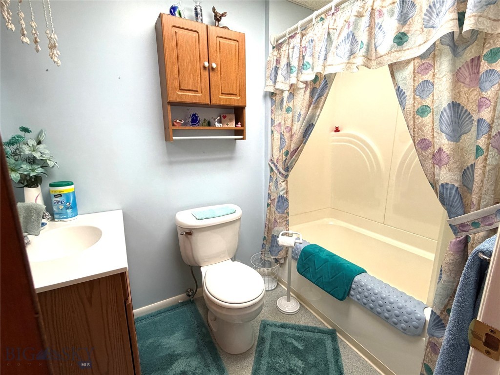 605 E Park Avenue Property Photo 9