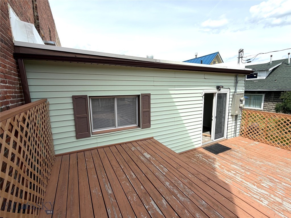 605 E Park Avenue Property Photo 23