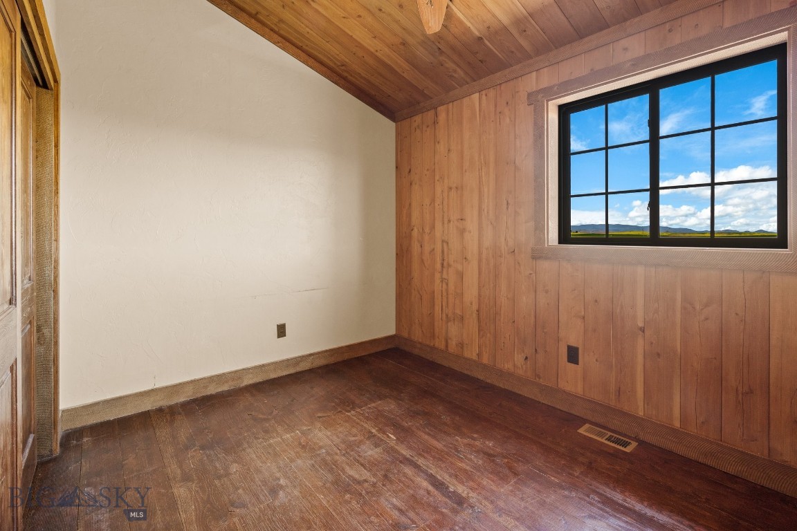 26 Dalesview Property Photo 36