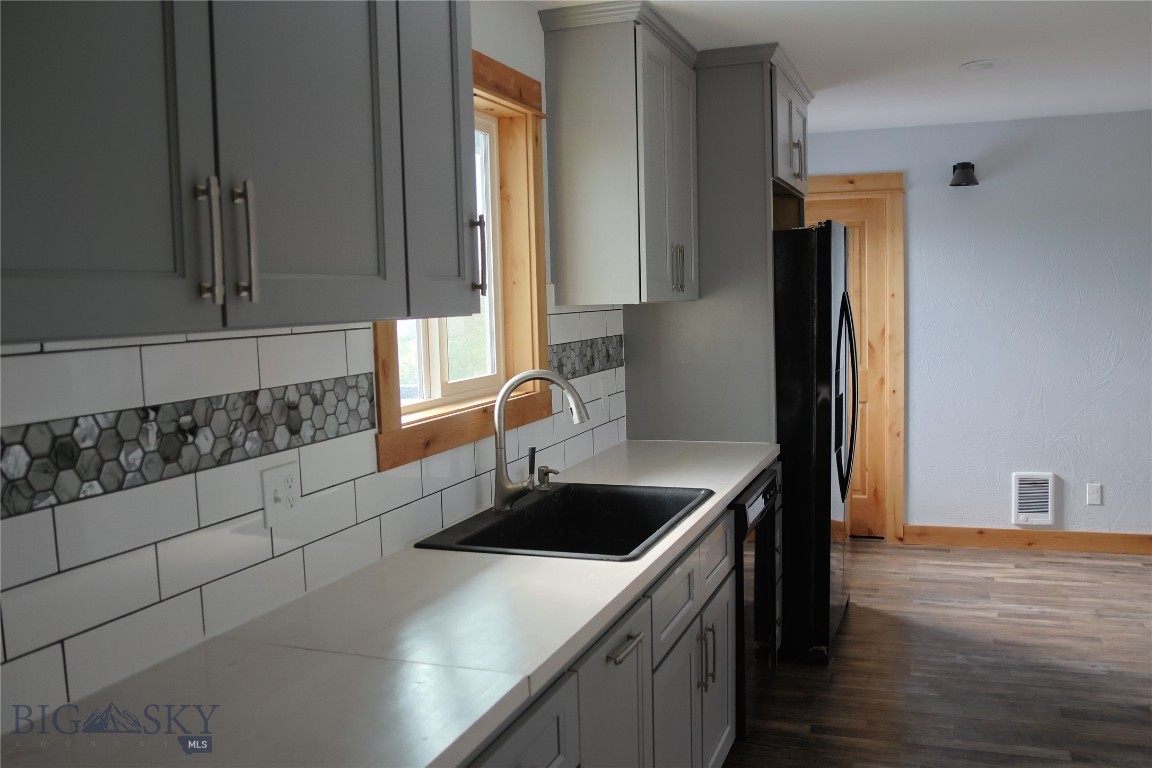 204 Big Sky Dr Property Photo 2