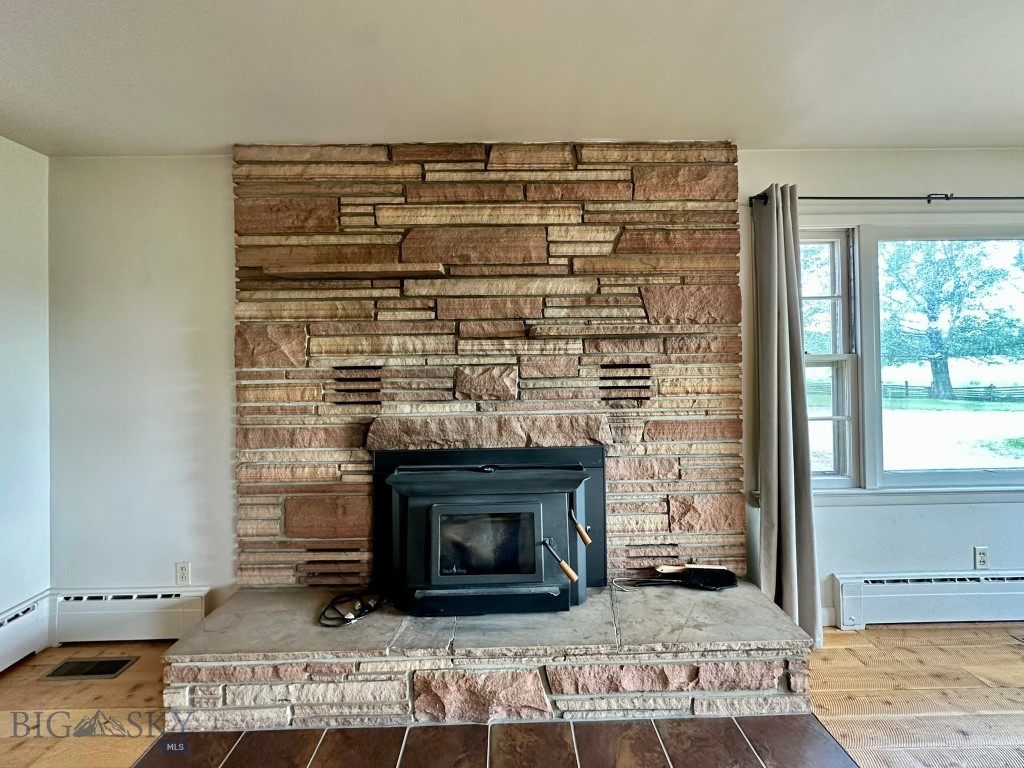 417 River Avenue E Property Photo 7