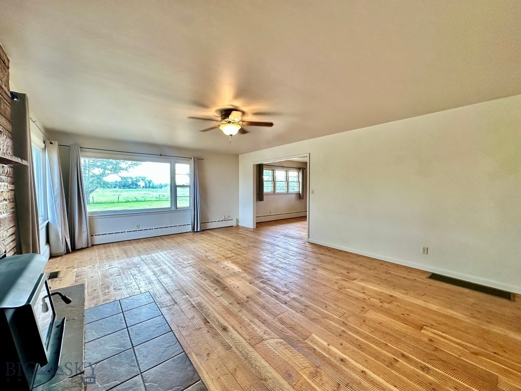 417 River Avenue E Property Photo 8