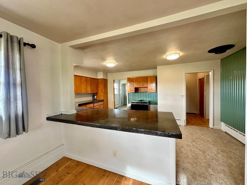 417 River Avenue E Property Photo 11