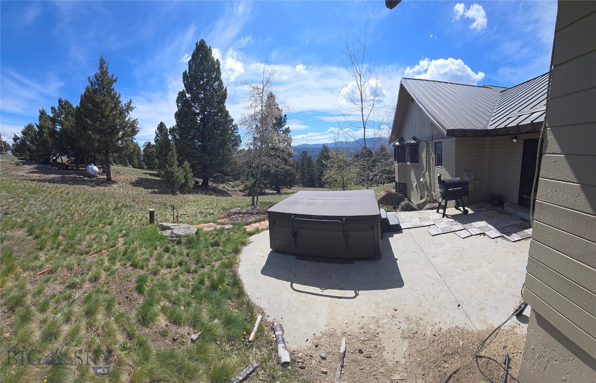 884 Wapiti Mountain Property Photo 5