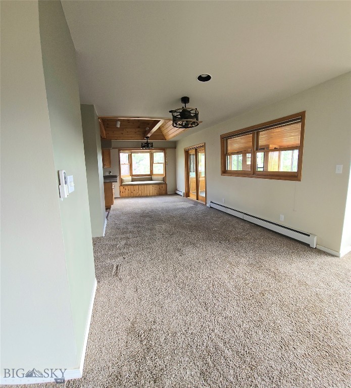 884 Wapiti Mountain Property Photo 7