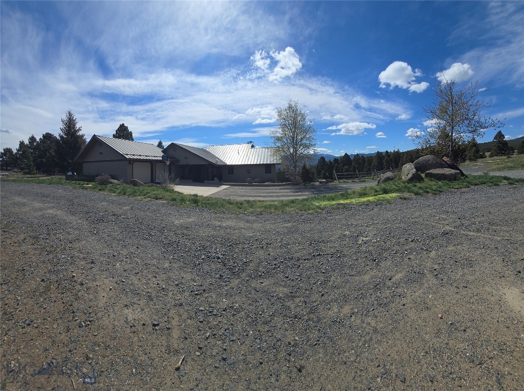 884 Wapiti Mountain Property Photo 30