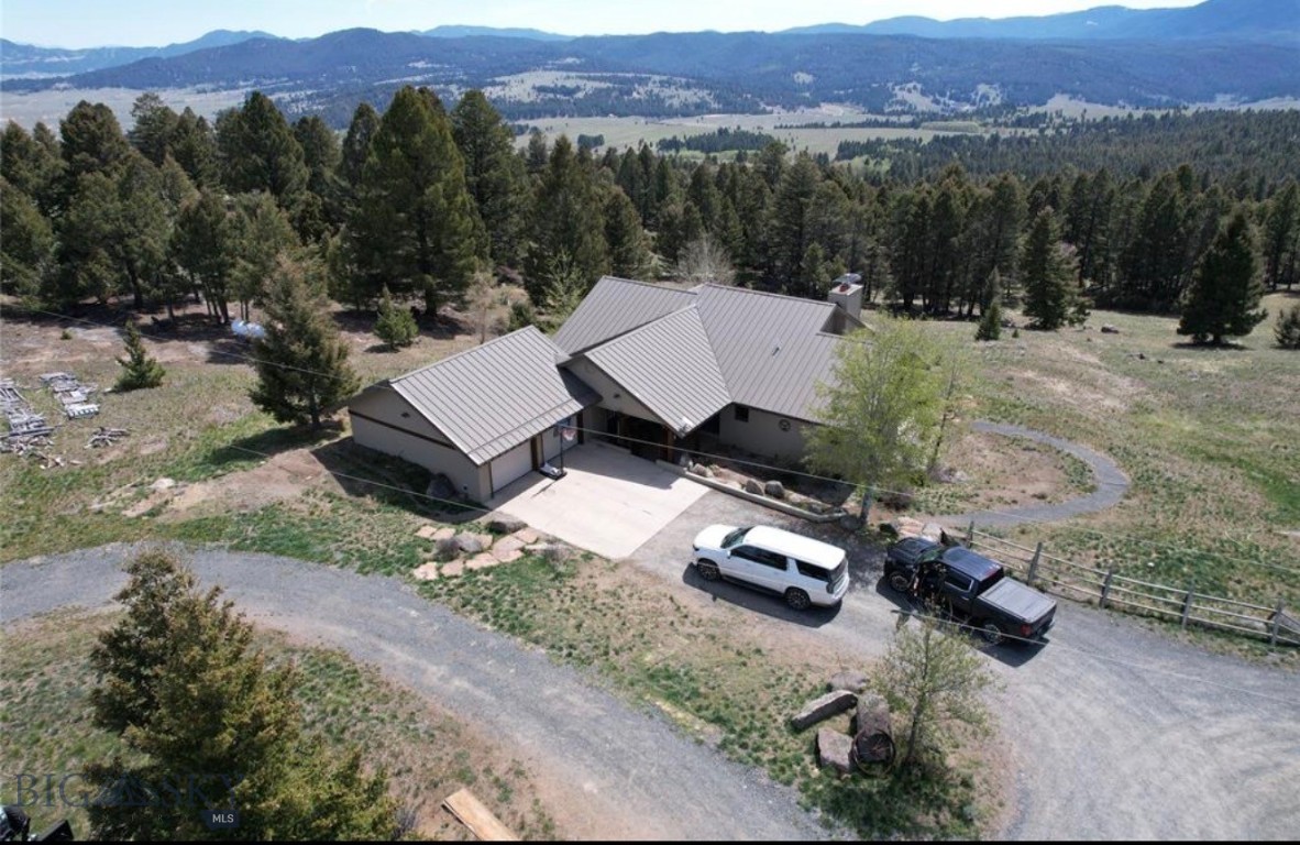 884 Wapiti Mountain Property Photo 33