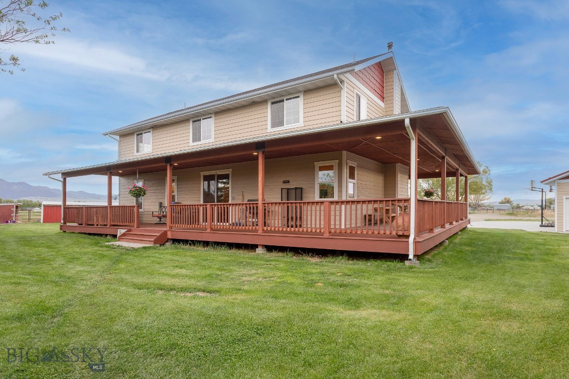 868 Middle Road Property Photo 5