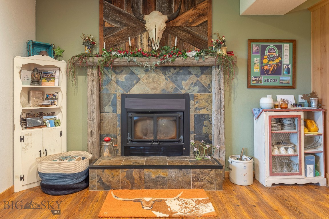 868 Middle Road Property Photo 15