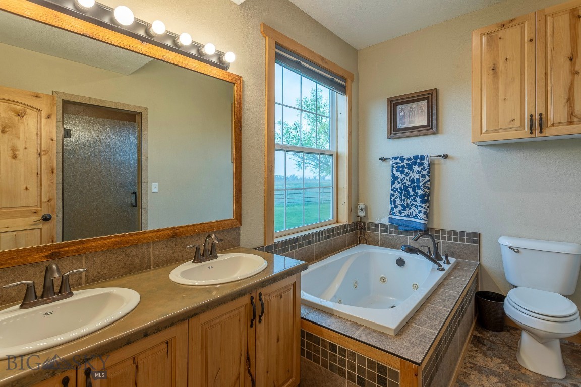 868 Middle Road Property Photo 25