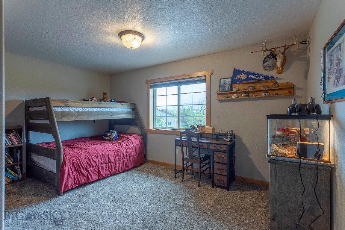 868 Middle Road Property Photo 34