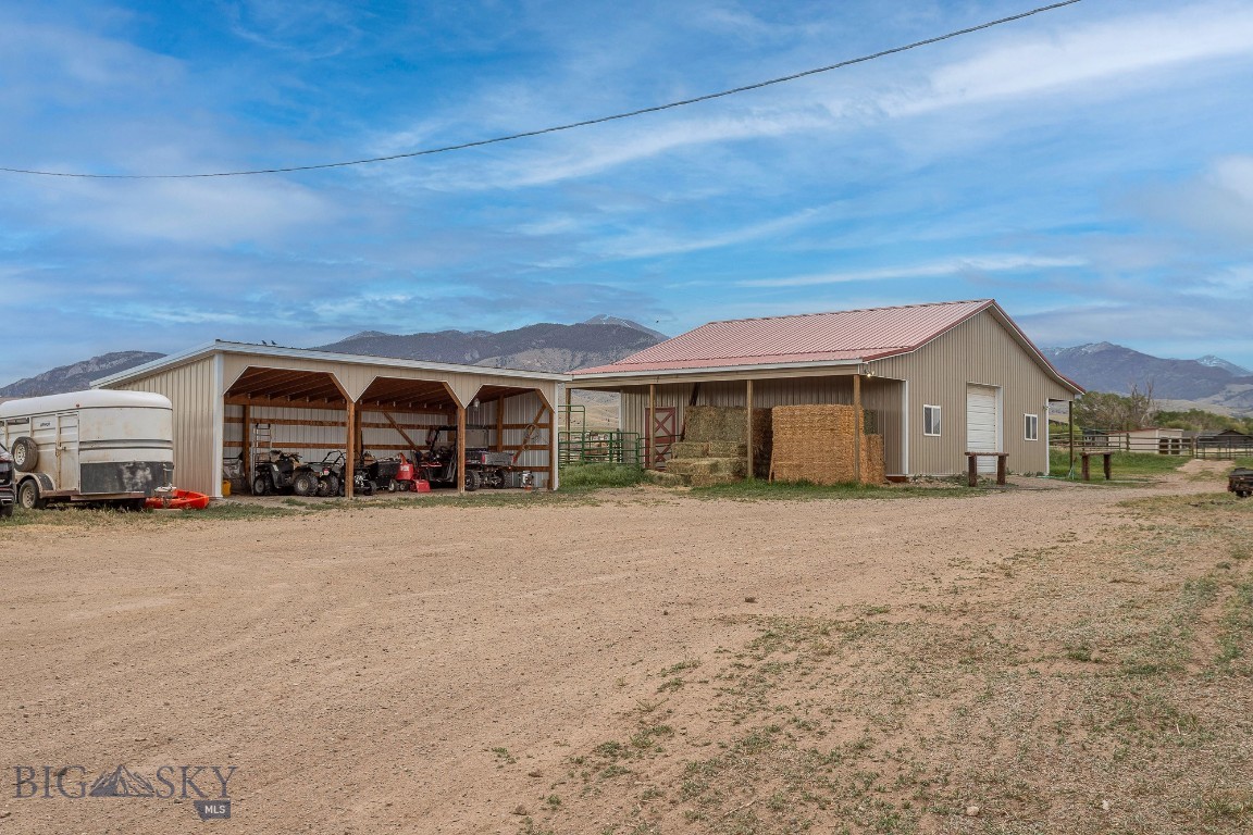 868 Middle Road Property Photo 38