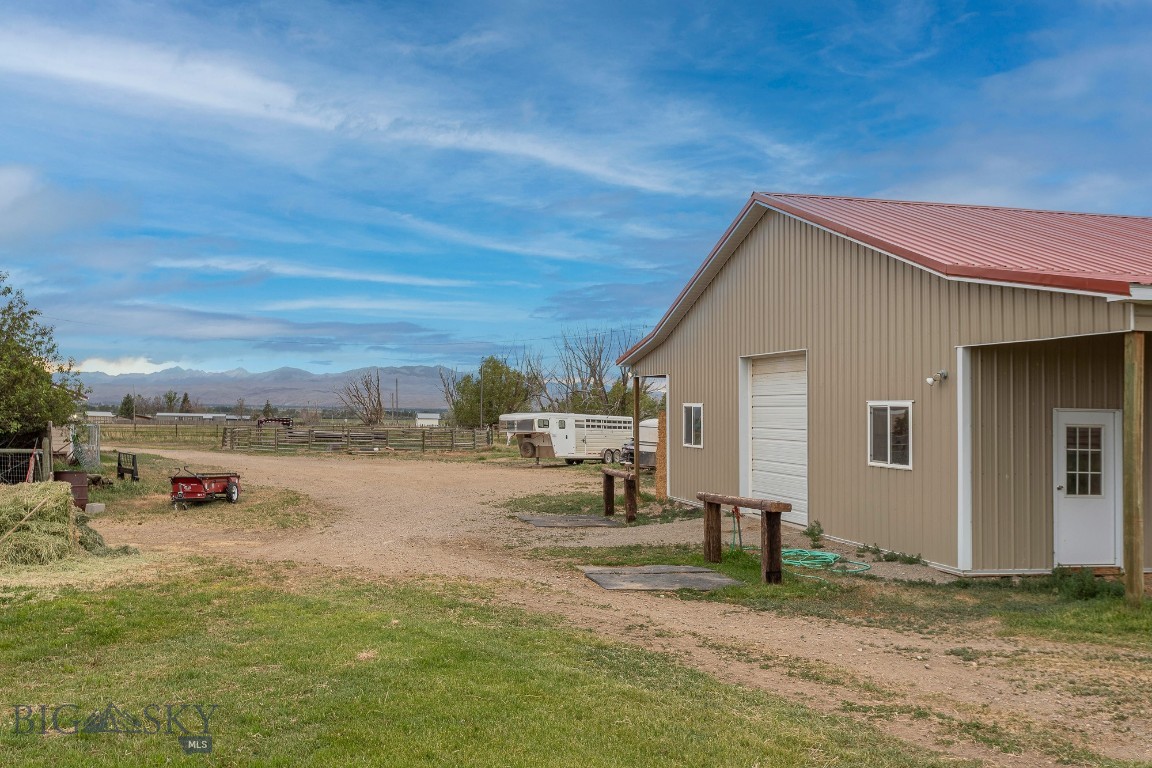868 Middle Road Property Photo 40