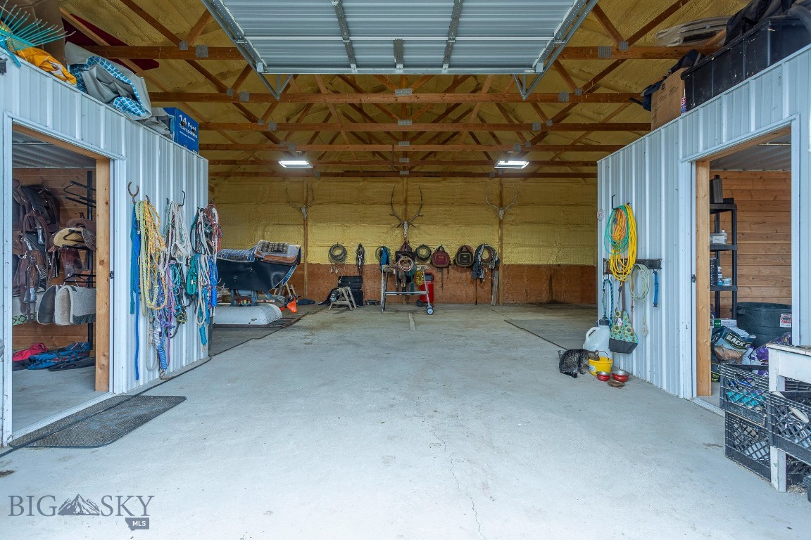 868 Middle Road Property Photo 41