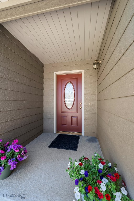 326 E River Rock Road Property Photo 2