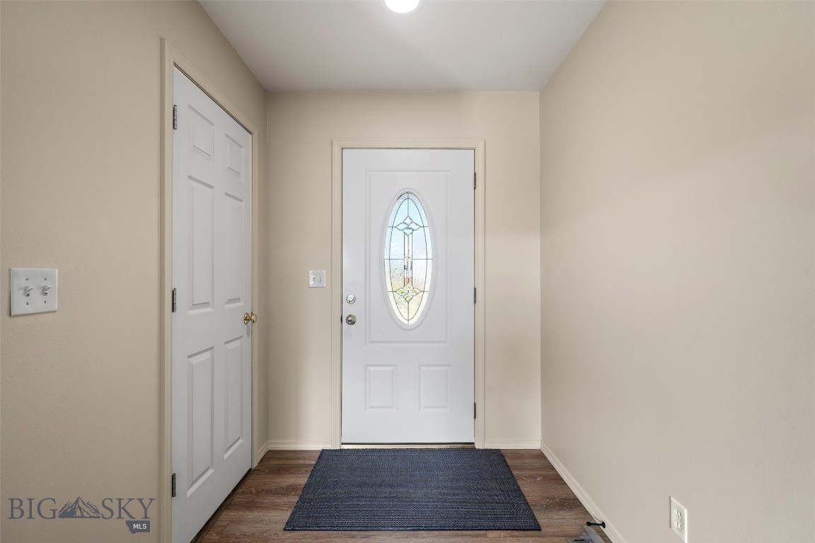 326 E River Rock Road Property Photo 3