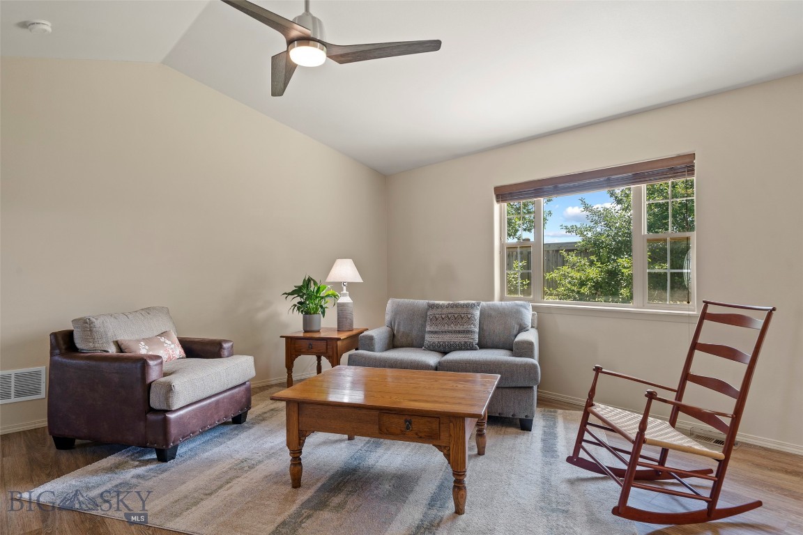 326 E River Rock Road Property Photo 6