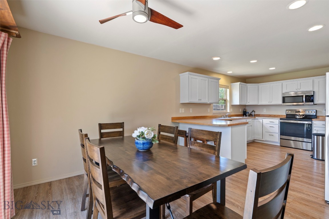 326 E River Rock Road Property Photo 16