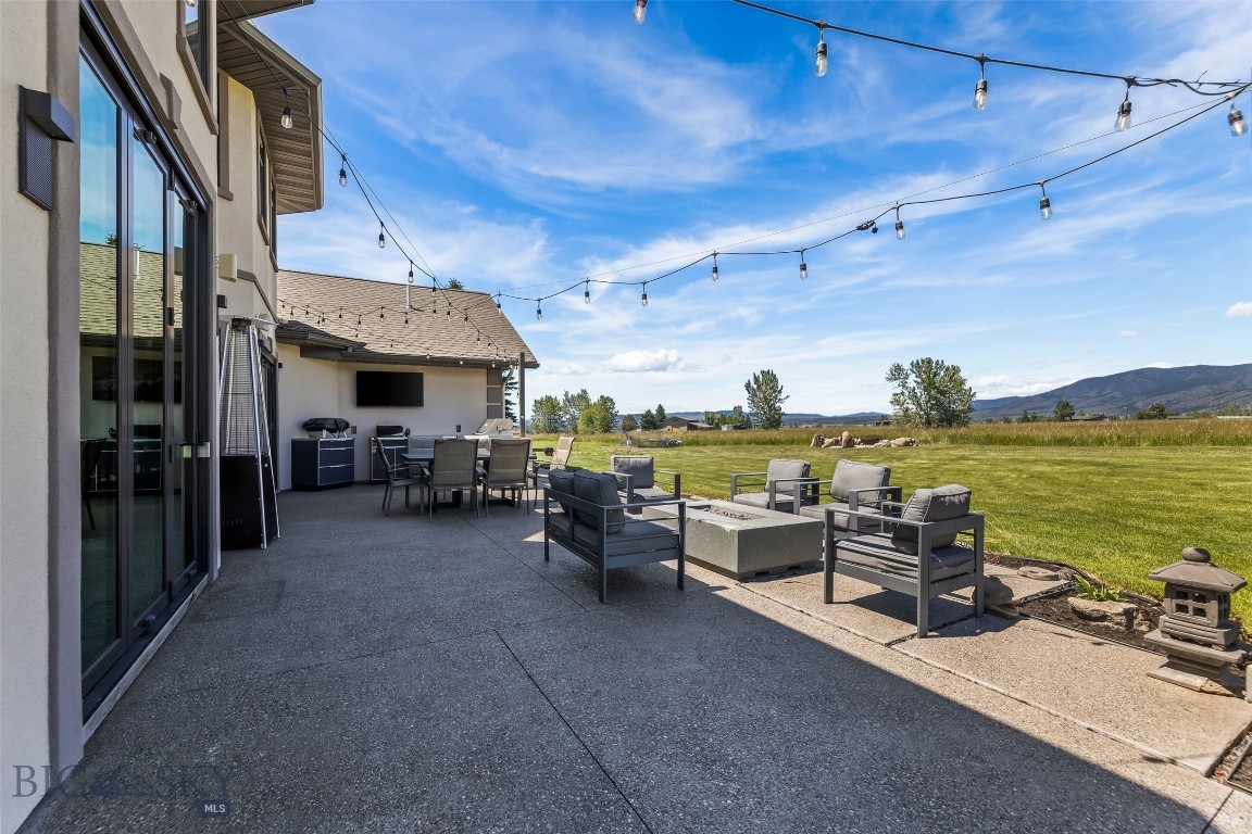47 Saddle Spur Property Photo 10