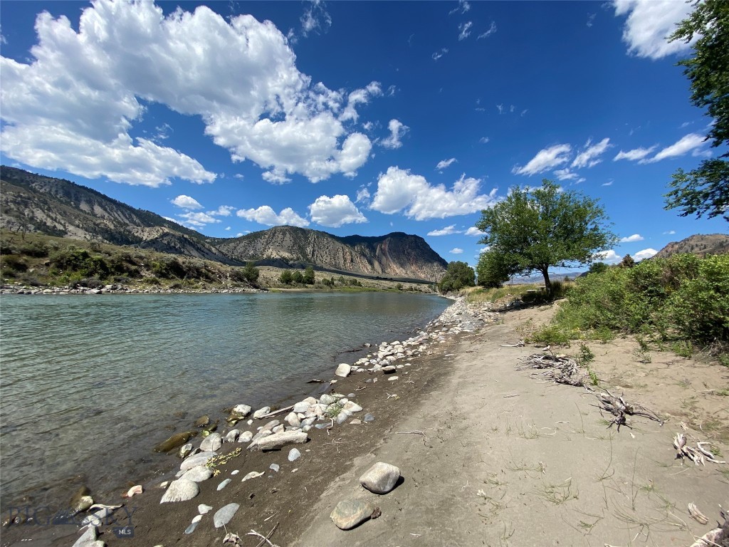 521 Us Highway 89 S Property Photo 1