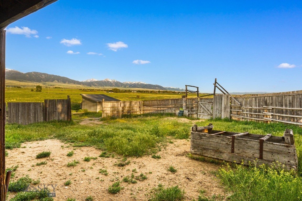 5545 Us 287 Highway Property Photo 32