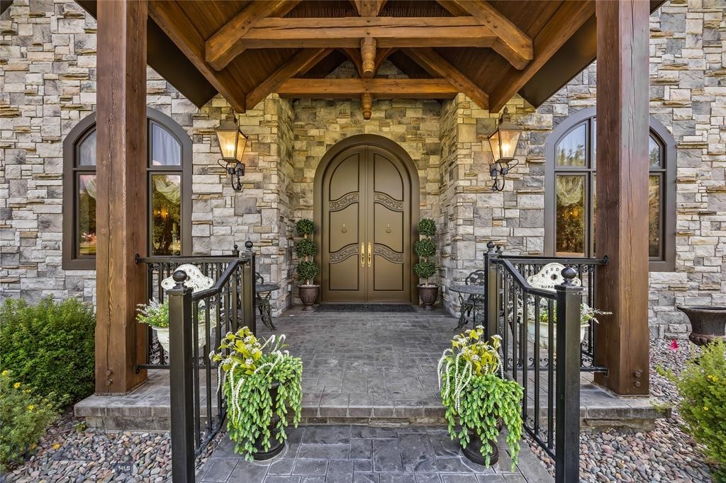 412802 Property Photo 12