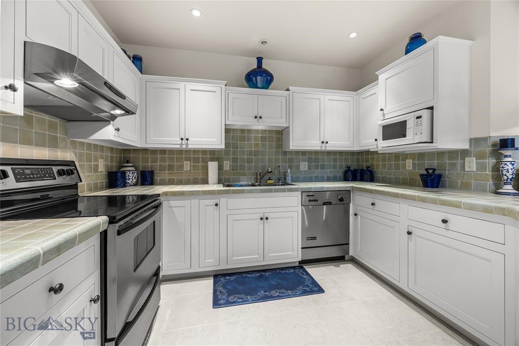 412802 Property Photo 42