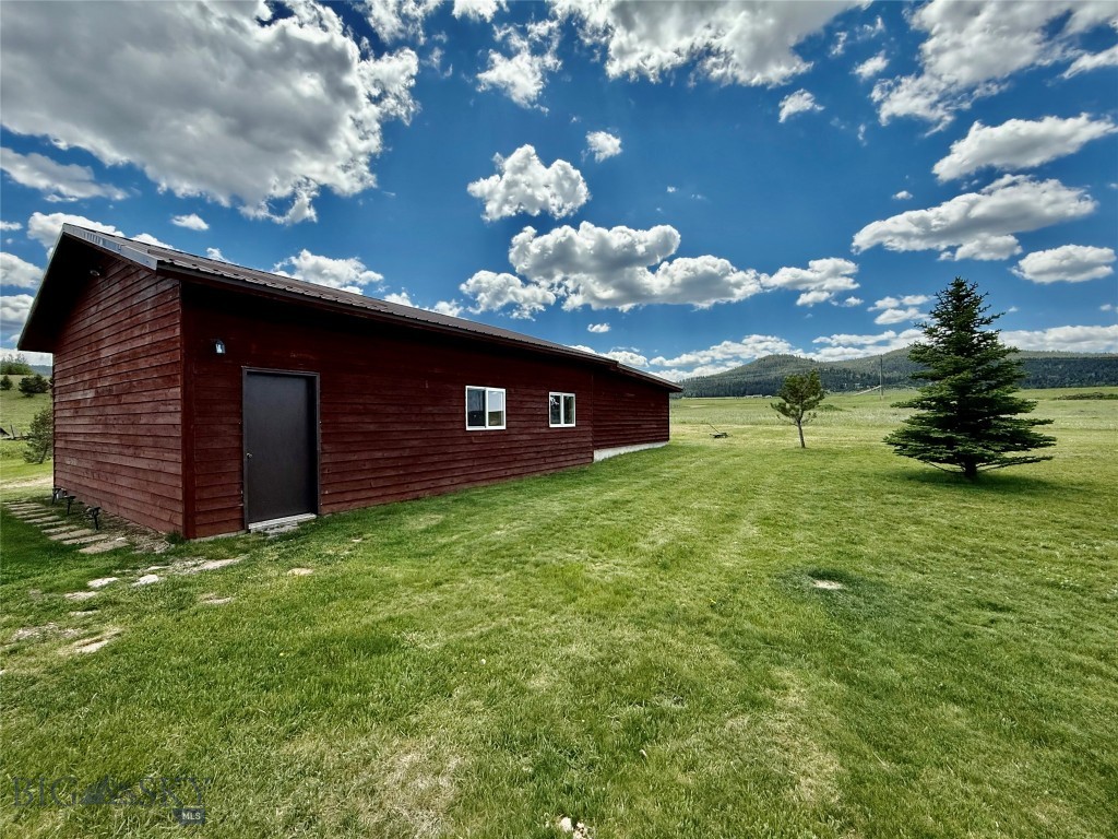 41 Handlos Property Photo 2