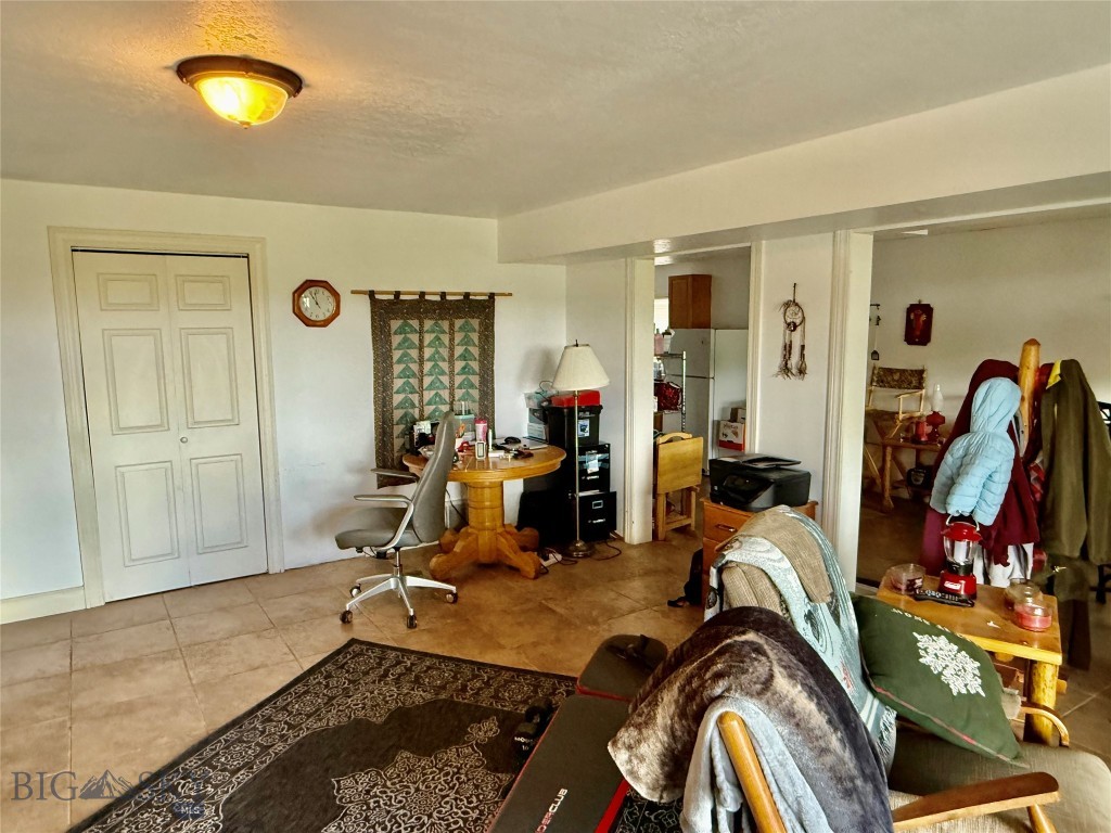 41 Handlos Property Photo 3