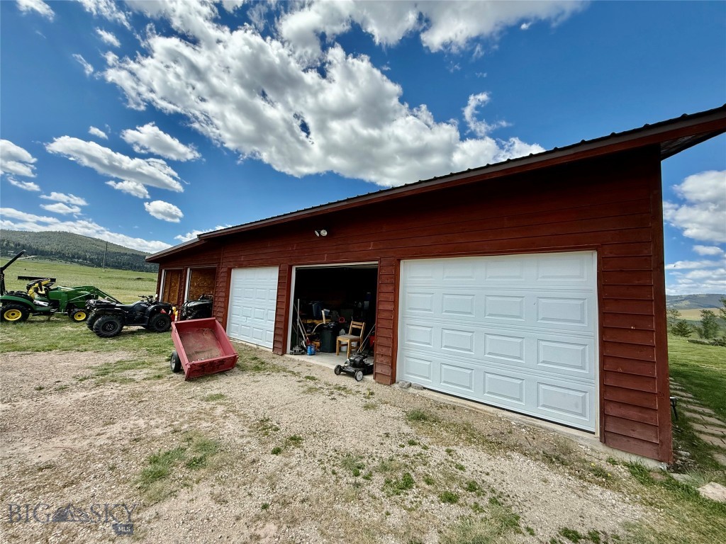 41 Handlos Property Photo 6