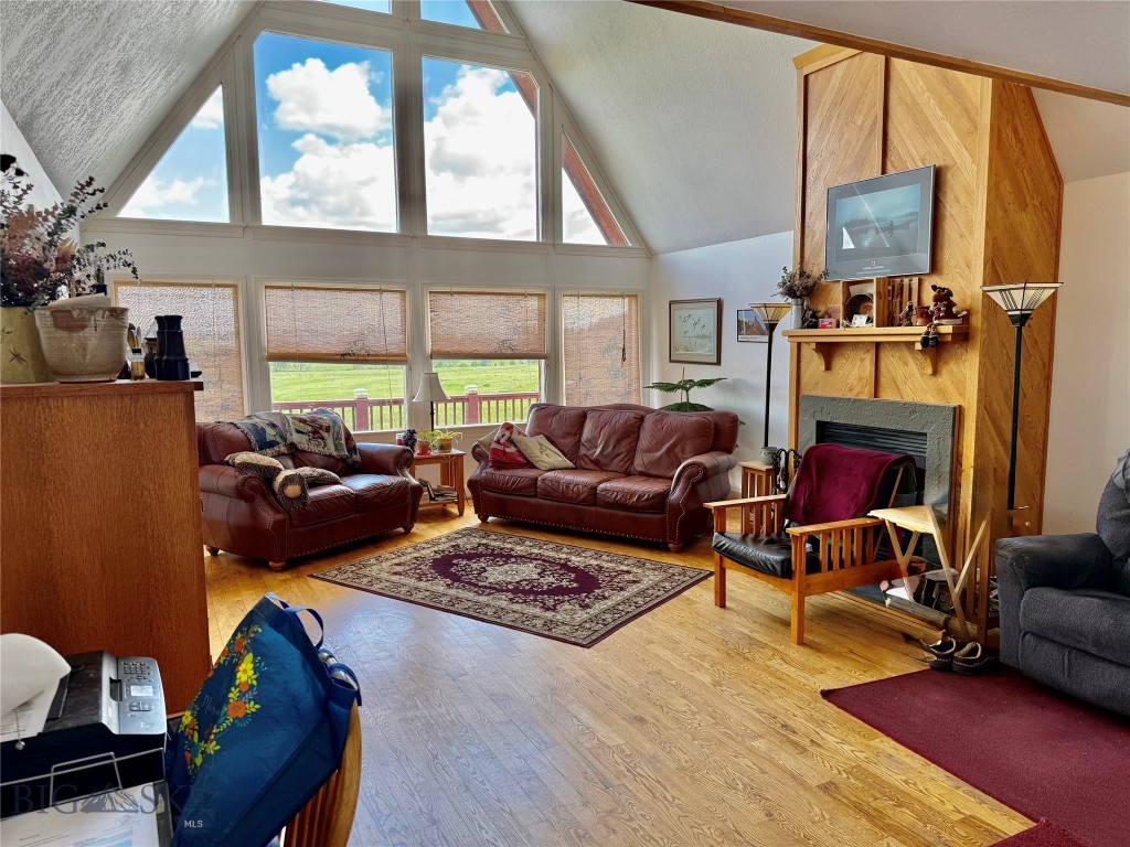 41 Handlos Property Photo 7