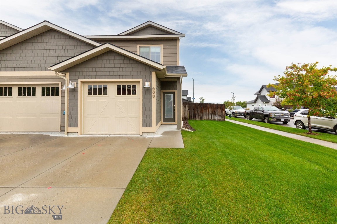 699 Rosa Way Property Photo 2