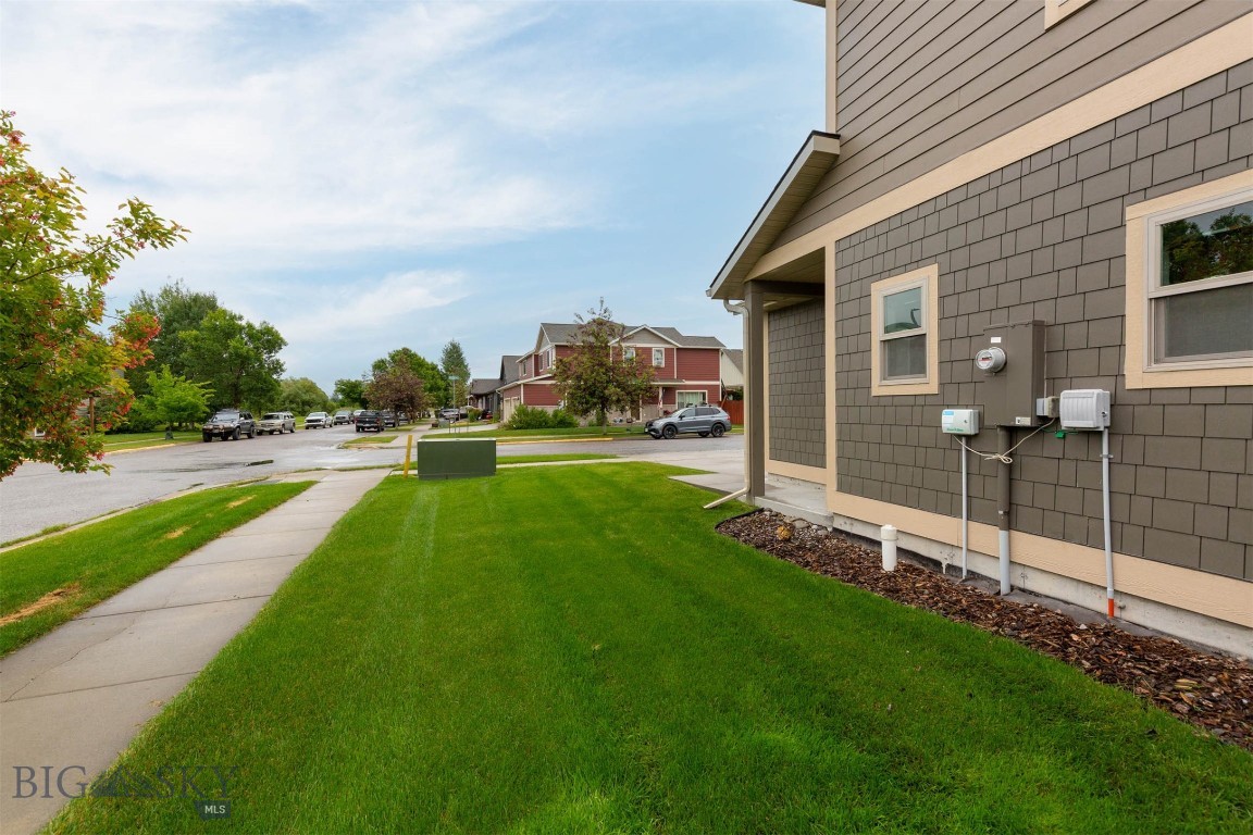699 Rosa Way Property Photo 4