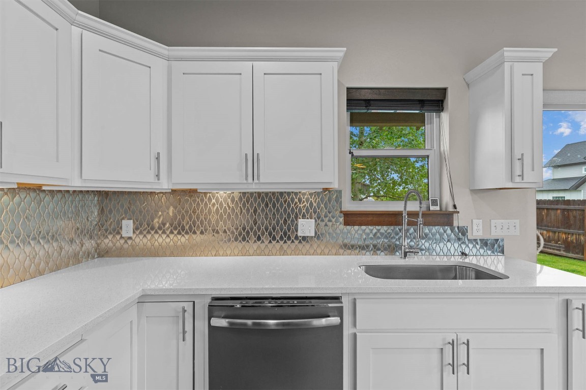 699 Rosa Way Property Photo 17