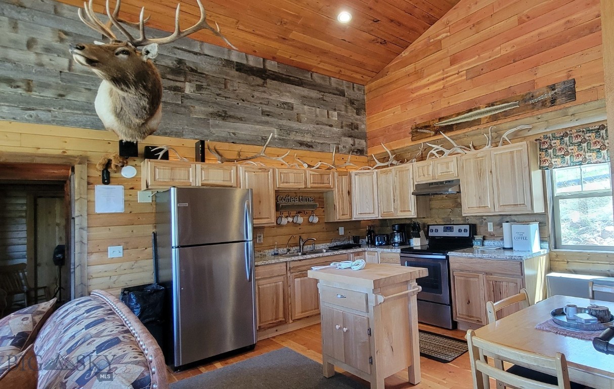 747 Upper Ruby Road Property Photo 20