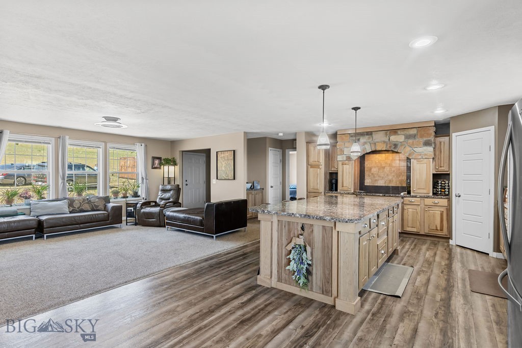 412829 Property Photo 8
