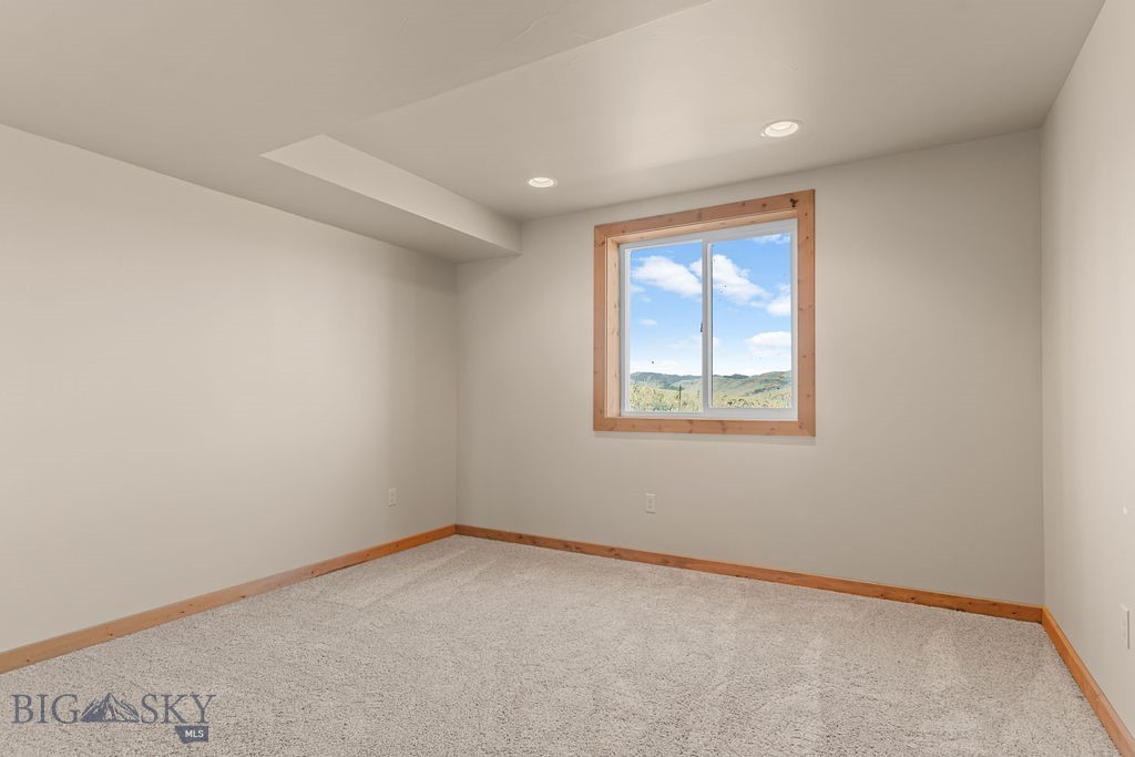 412829 Property Photo 31