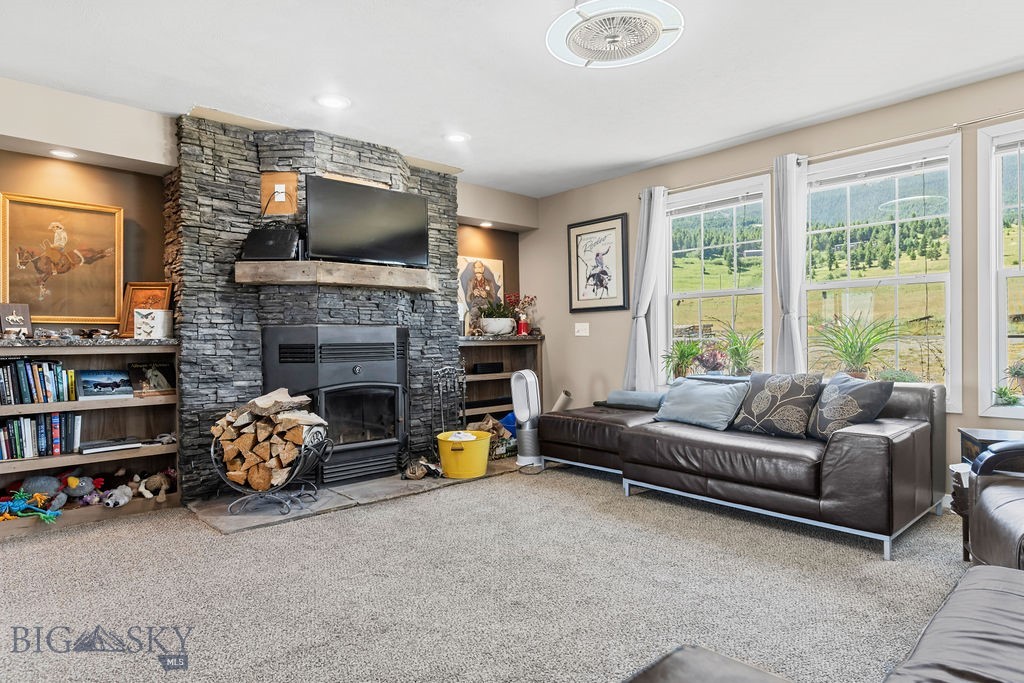 412829 Property Photo 32