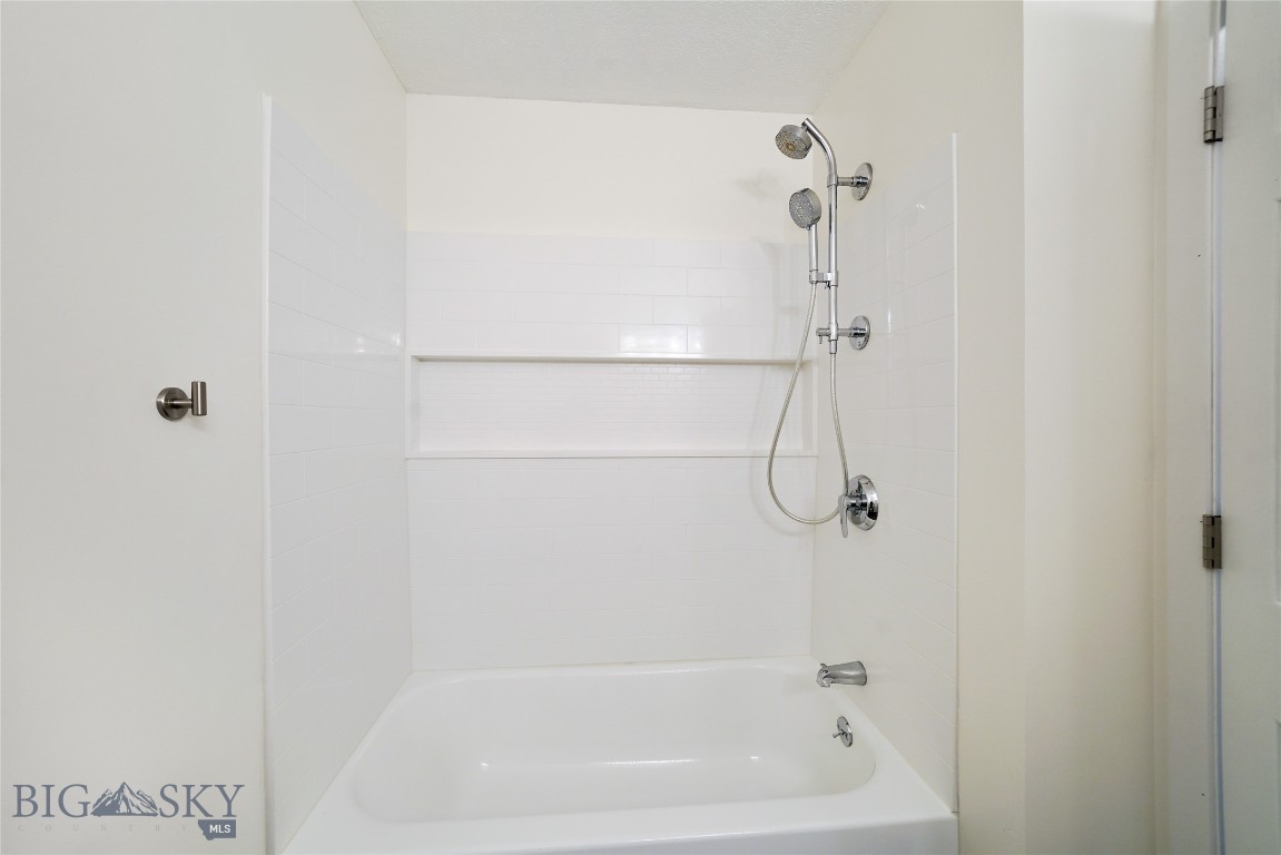 3940 Spruce Meadows Drive Property Photo 17