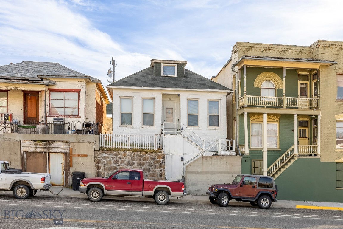 522 W Park Property Photo 1