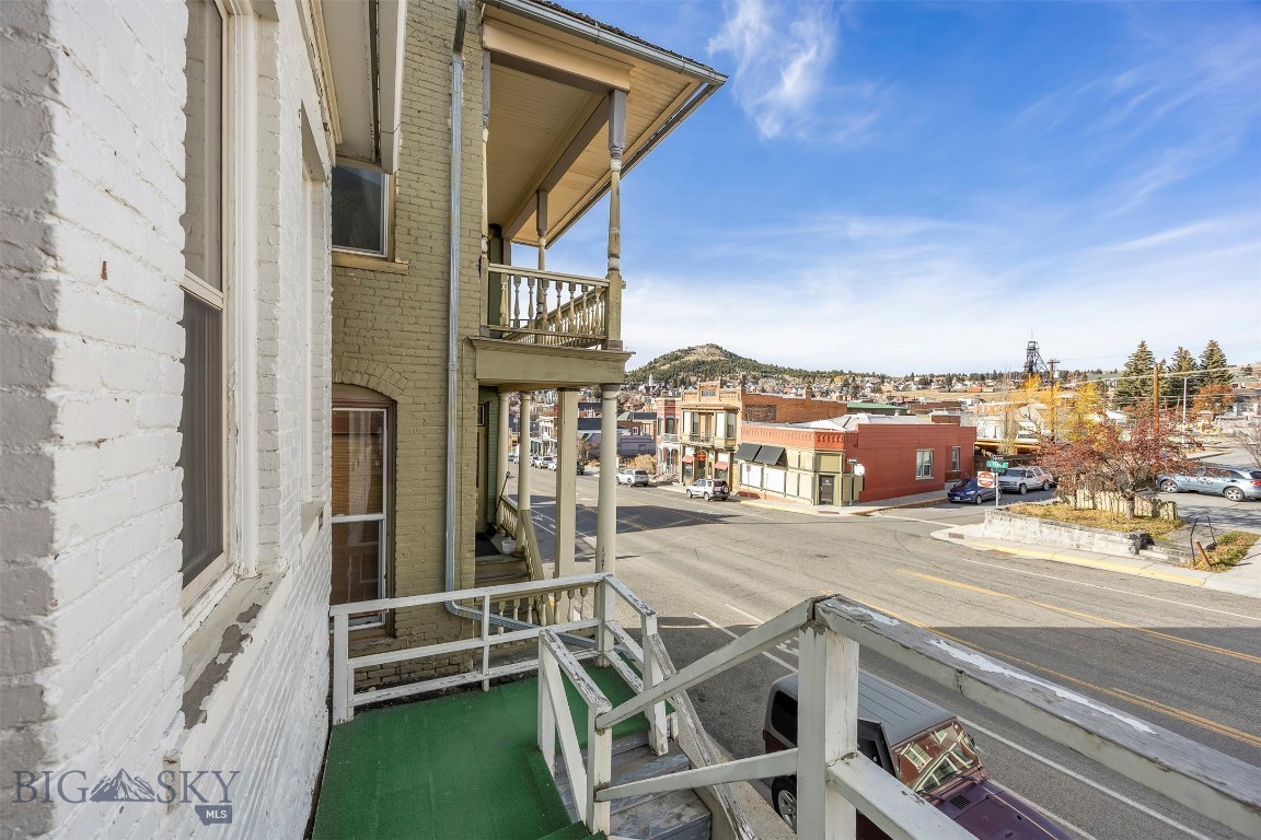 522 W Park Property Photo 3
