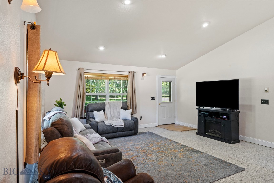 80455 Gallatin Road Property Photo 37