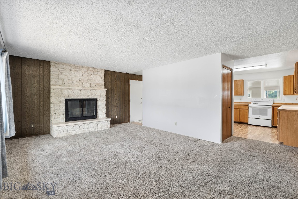 423 Linden Street Property Photo 3