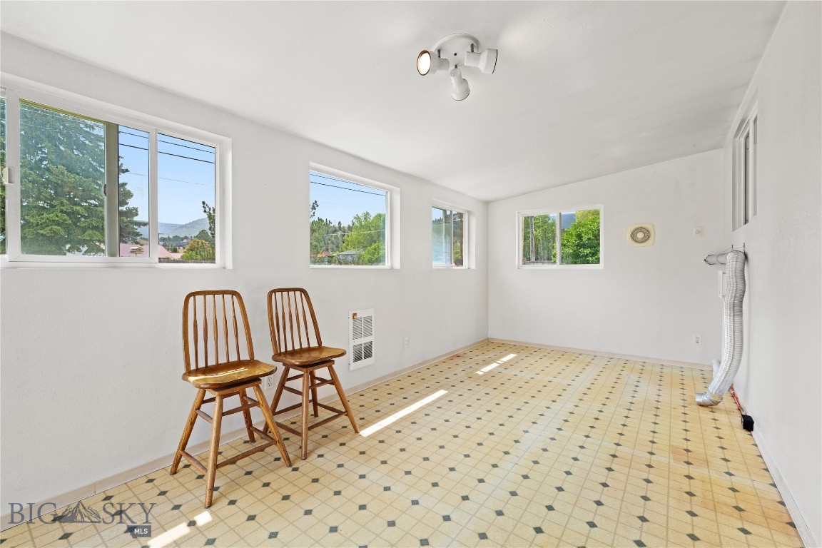 423 Linden Street Property Photo 14