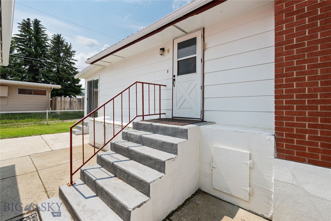 423 Linden Street Property Photo 39