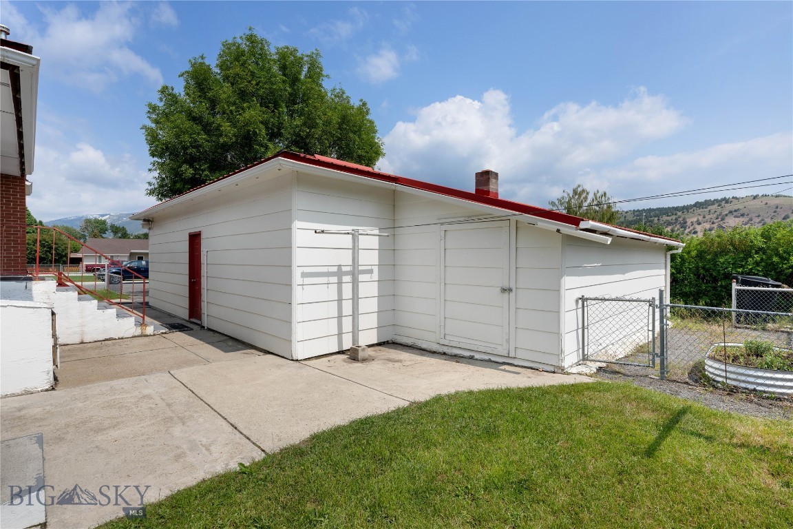 423 Linden Street Property Photo 40