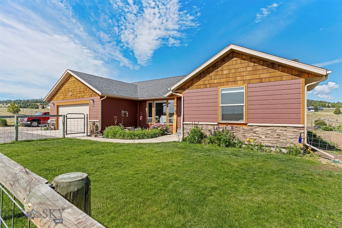 1083 Slalom Lane Property Photo 1