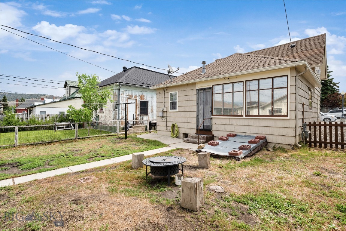 514 Locust Street Property Photo 37